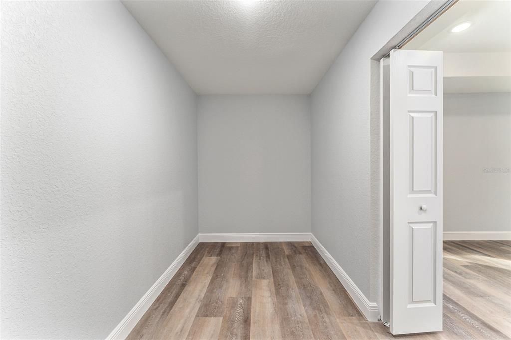 For Sale: $319,900 (3 beds, 2 baths, 1600 Square Feet)