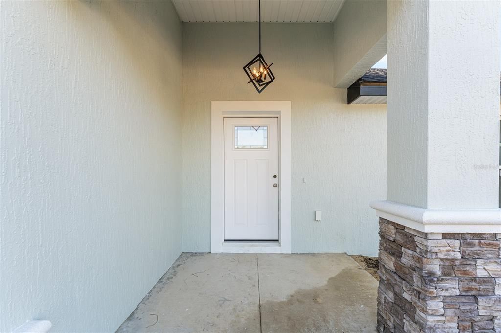 For Sale: $319,900 (3 beds, 2 baths, 1600 Square Feet)