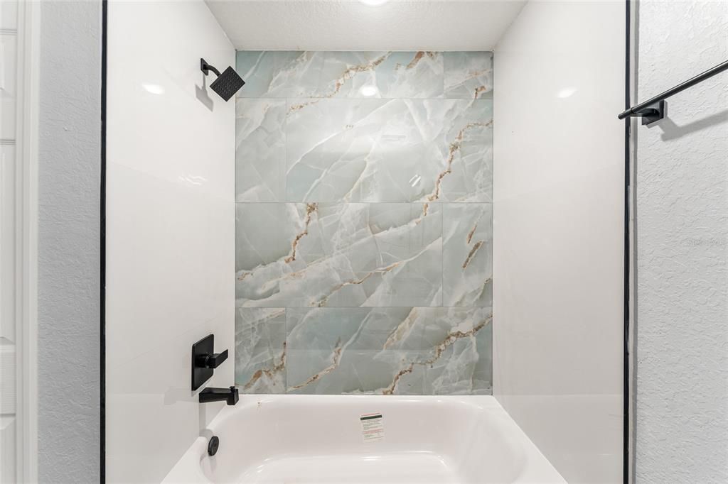 For Sale: $319,900 (3 beds, 2 baths, 1600 Square Feet)