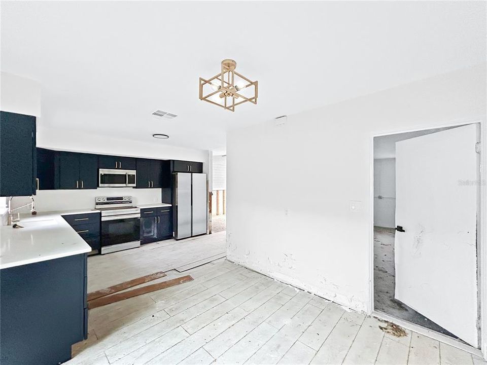 For Sale: $249,000 (3 beds, 2 baths, 1105 Square Feet)