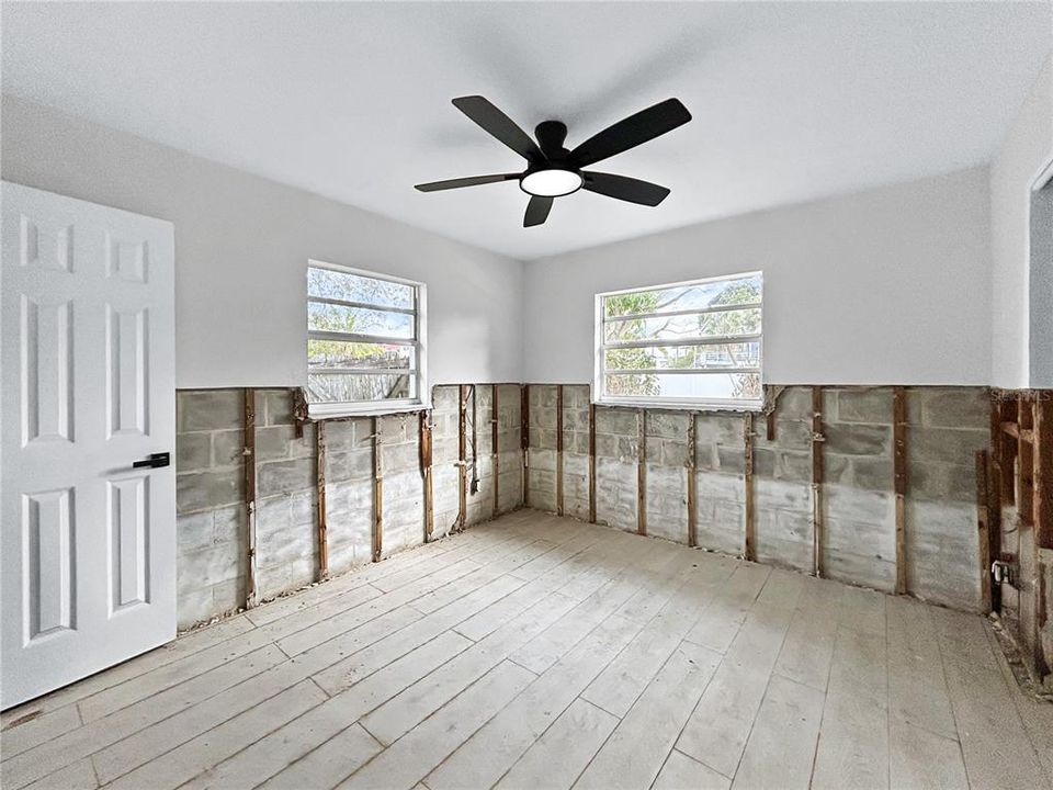 For Sale: $249,000 (3 beds, 2 baths, 1105 Square Feet)