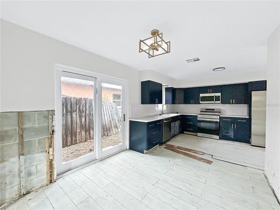 For Sale: $249,000 (3 beds, 2 baths, 1105 Square Feet)