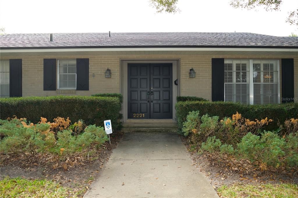 For Sale: $820,000 (4 beds, 2 baths, 2722 Square Feet)