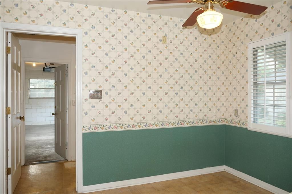 For Sale: $820,000 (4 beds, 2 baths, 2722 Square Feet)