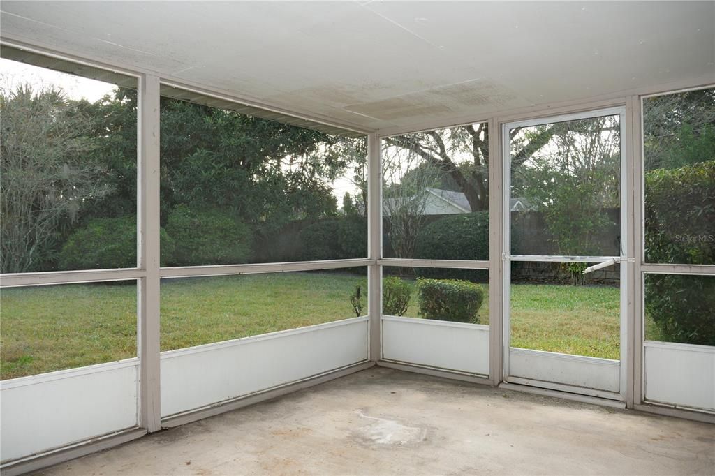 For Sale: $820,000 (4 beds, 2 baths, 2722 Square Feet)