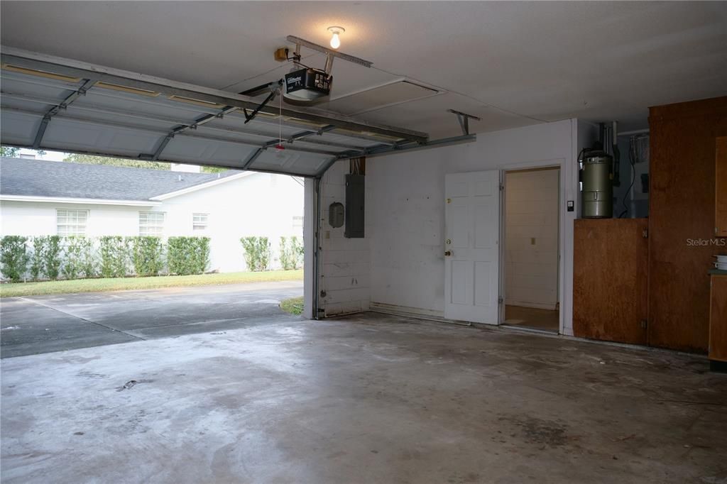 For Sale: $820,000 (4 beds, 2 baths, 2722 Square Feet)