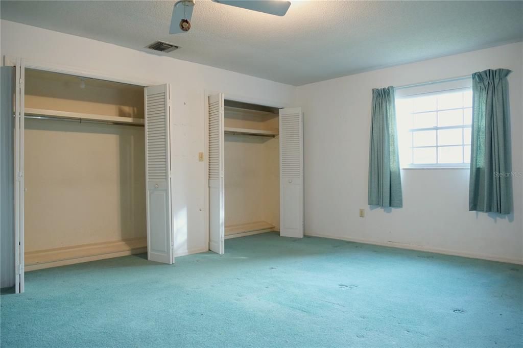 For Sale: $820,000 (4 beds, 2 baths, 2722 Square Feet)