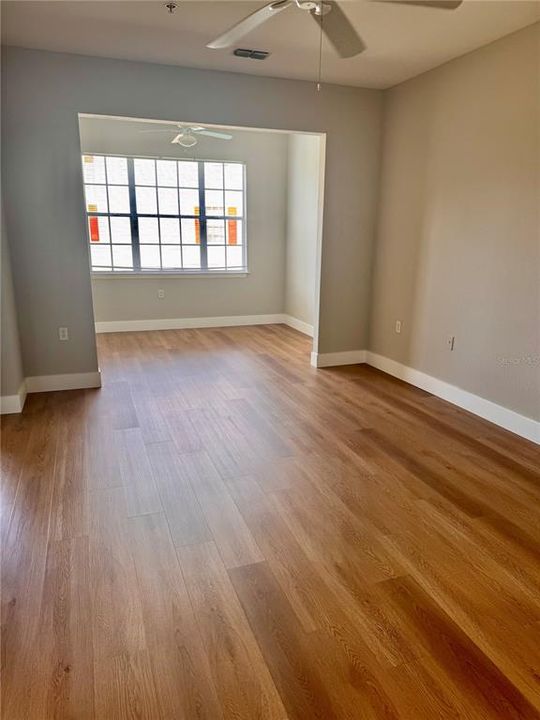 出租: $1,340 (1 贝兹, 1 浴室, 801 平方英尺)