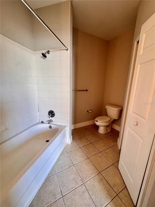 出租: $1,340 (1 贝兹, 1 浴室, 801 平方英尺)