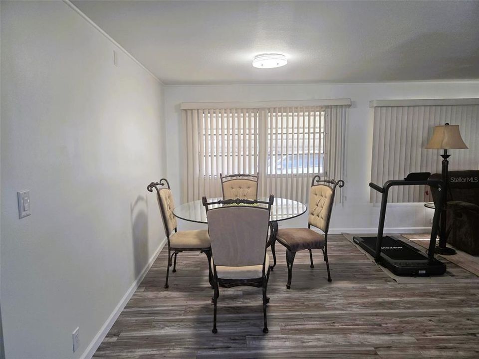 For Sale: $164,900 (2 beds, 2 baths, 959 Square Feet)