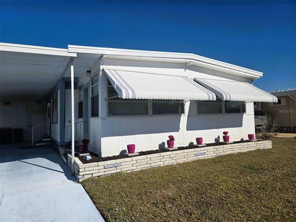 For Sale: $164,900 (2 beds, 2 baths, 959 Square Feet)