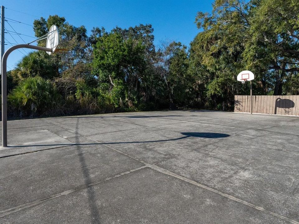 For Rent: $5,500 (3 beds, 2 baths, 1838 Square Feet)