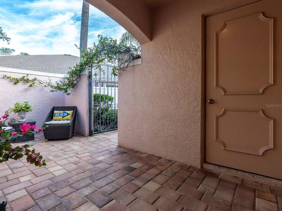 For Rent: $5,500 (3 beds, 2 baths, 1838 Square Feet)