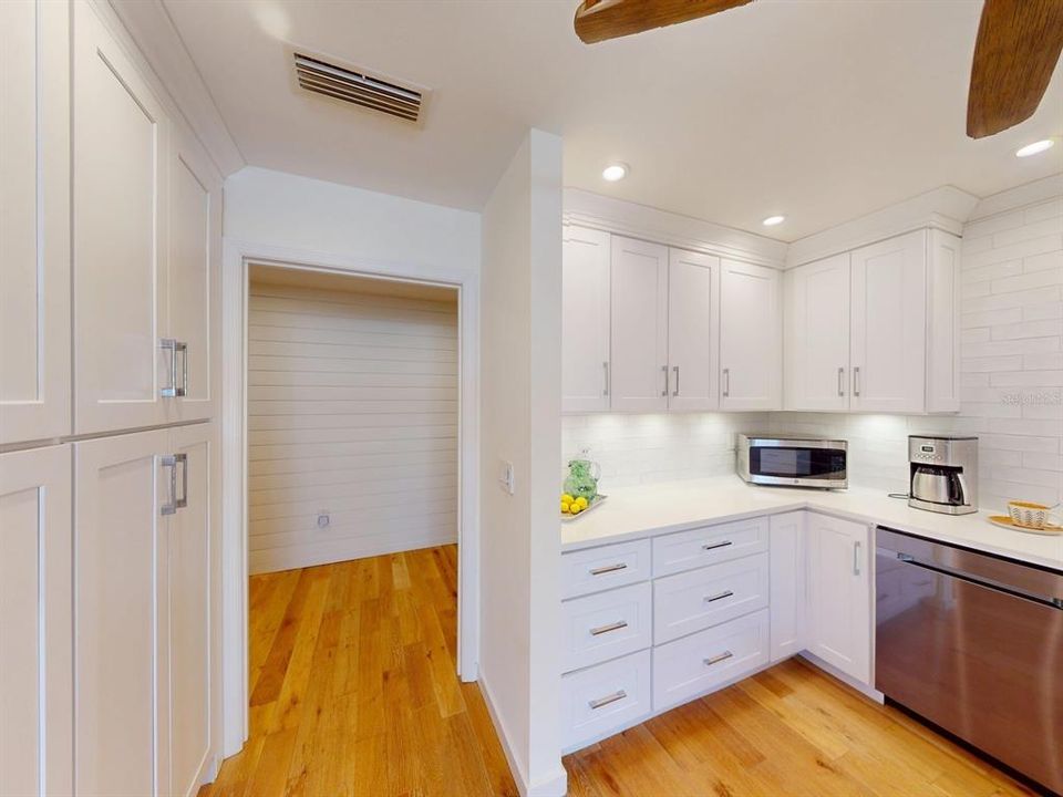 For Rent: $5,500 (3 beds, 2 baths, 1838 Square Feet)