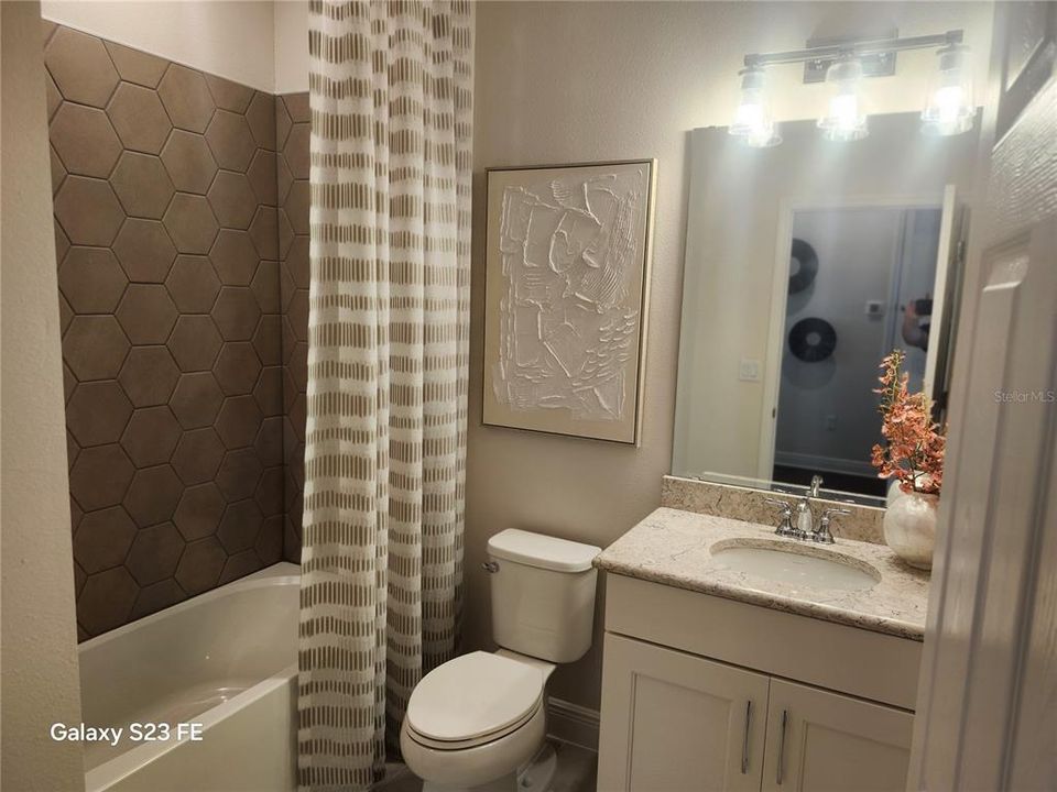 En Venta: $549,900 (4 camas, 3 baños, 2098 Pies cuadrados)