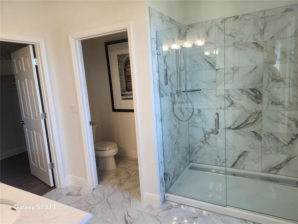 En Venta: $549,900 (4 camas, 3 baños, 2098 Pies cuadrados)