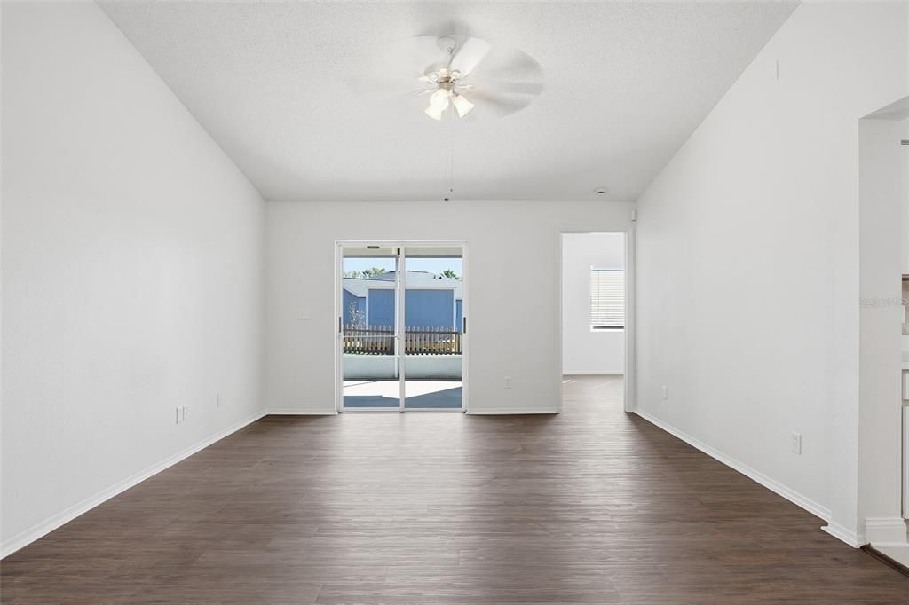 На продажу: $294,900 (3 спален, 2 ванн, 1288 Квадратных фут)