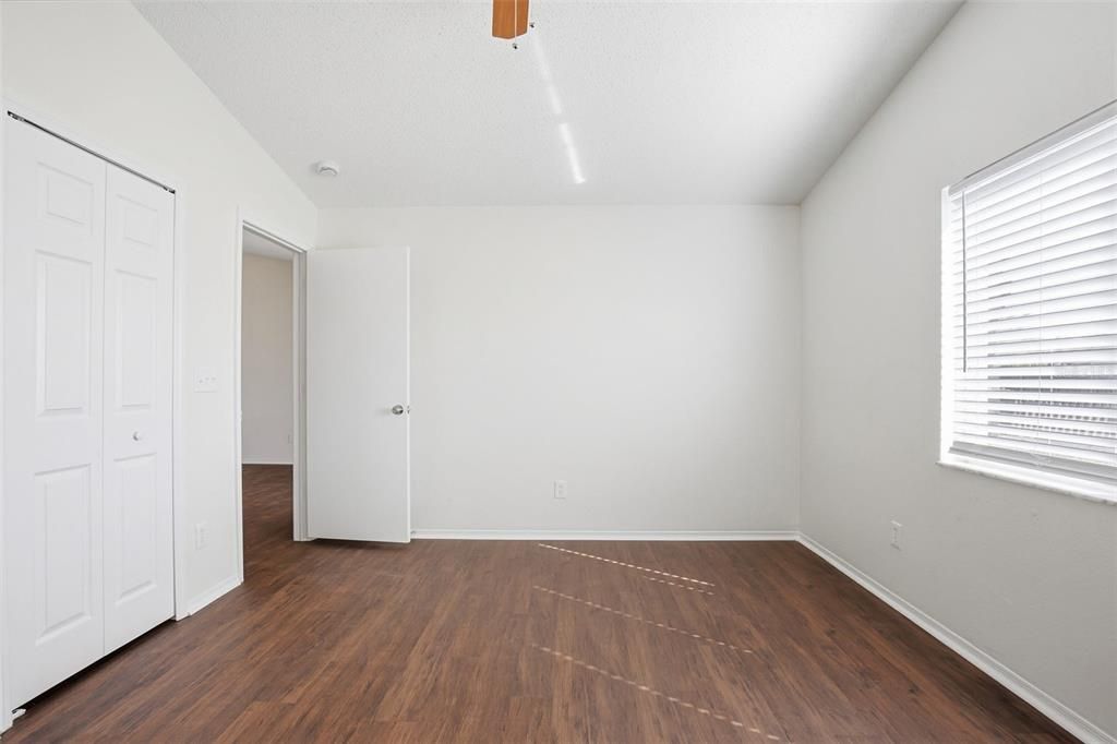 На продажу: $294,900 (3 спален, 2 ванн, 1288 Квадратных фут)