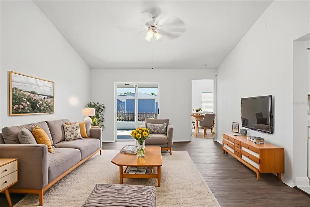 На продажу: $294,900 (3 спален, 2 ванн, 1288 Квадратных фут)