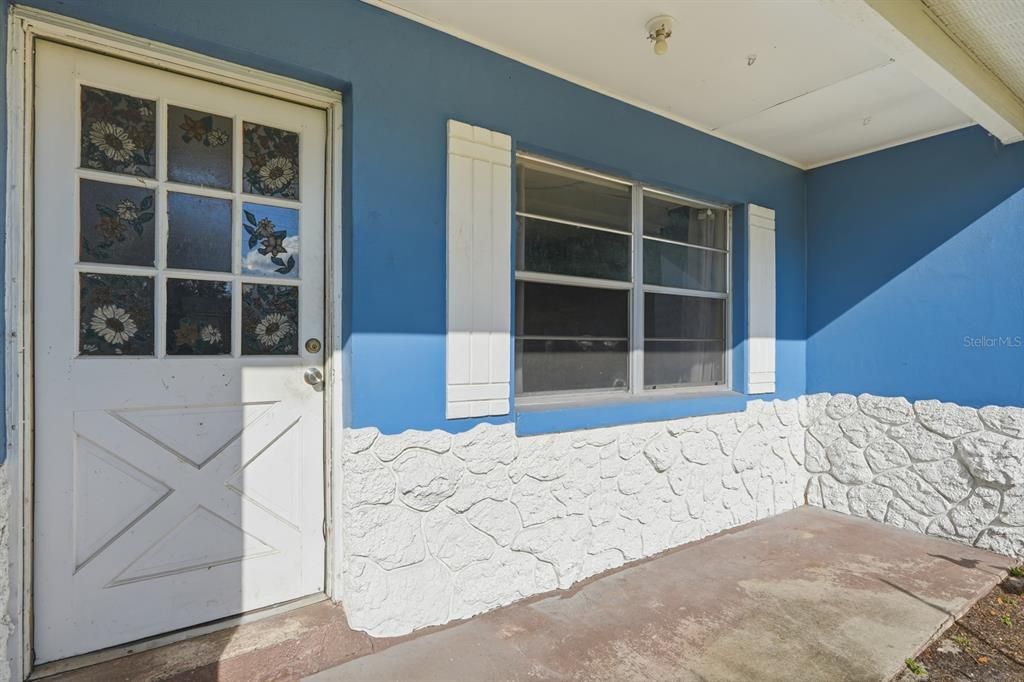 For Sale: $255,000 (4 beds, 2 baths, 1304 Square Feet)