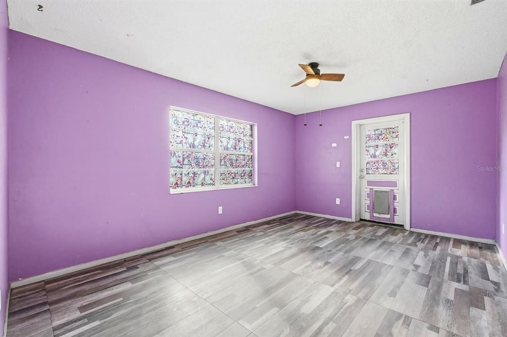 For Sale: $255,000 (4 beds, 2 baths, 1304 Square Feet)