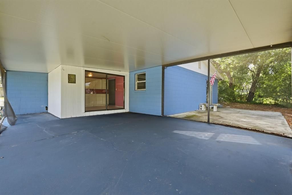 For Sale: $255,000 (4 beds, 2 baths, 1304 Square Feet)