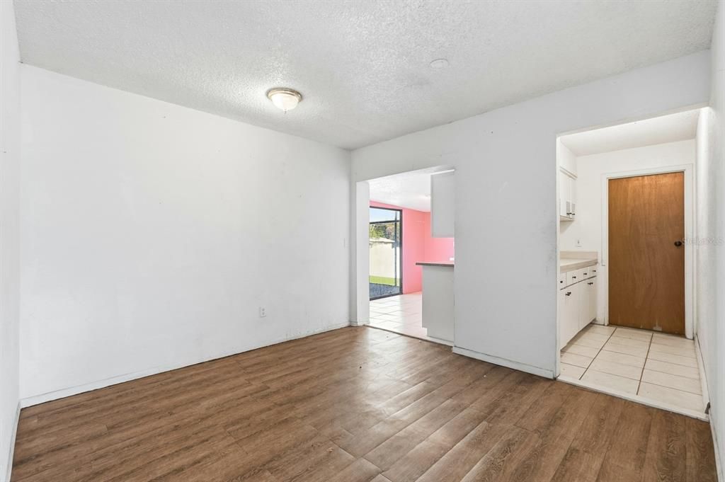 For Sale: $255,000 (4 beds, 2 baths, 1304 Square Feet)