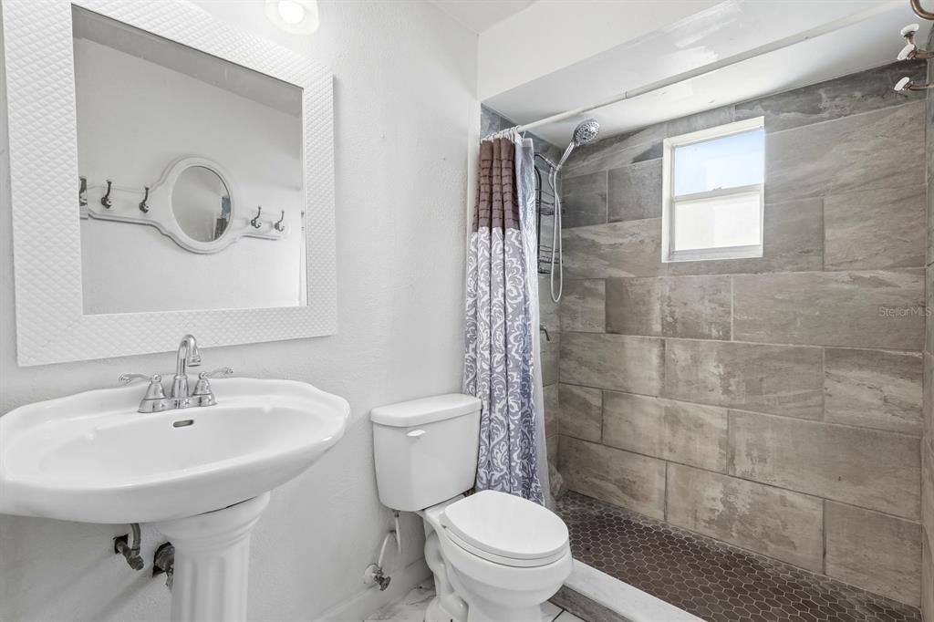 For Sale: $255,000 (4 beds, 2 baths, 1304 Square Feet)