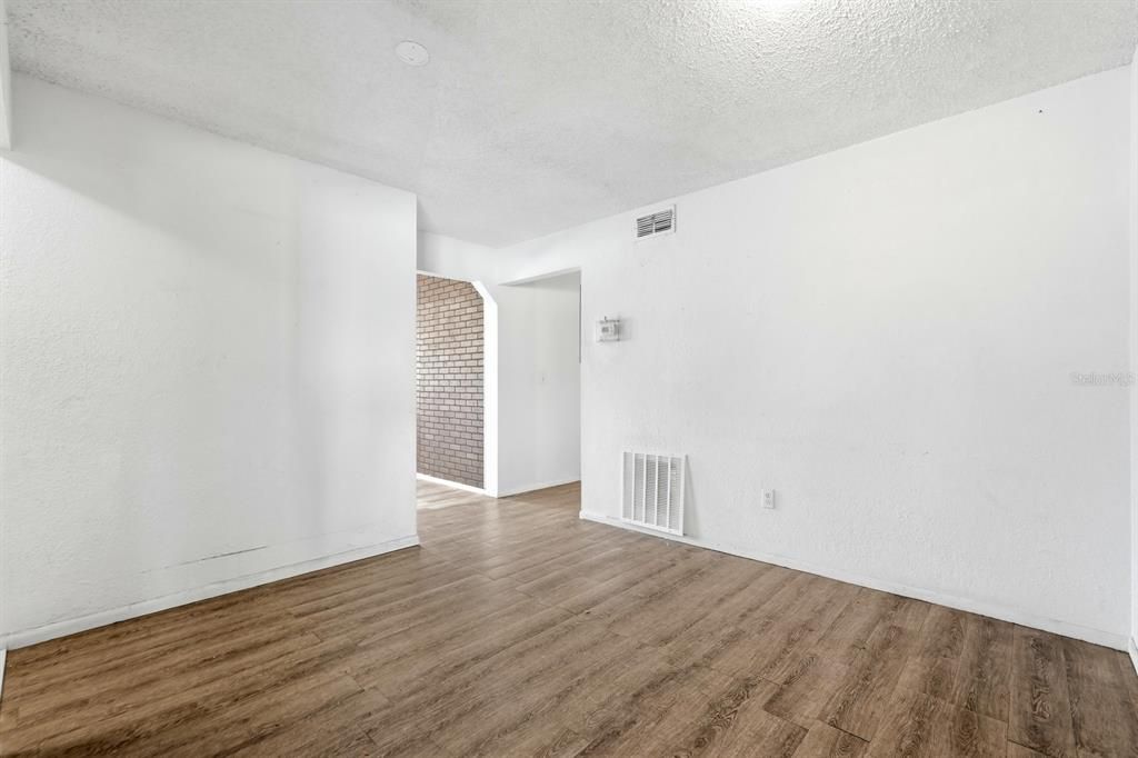 For Sale: $255,000 (4 beds, 2 baths, 1304 Square Feet)