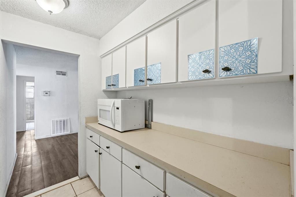 For Sale: $255,000 (4 beds, 2 baths, 1304 Square Feet)