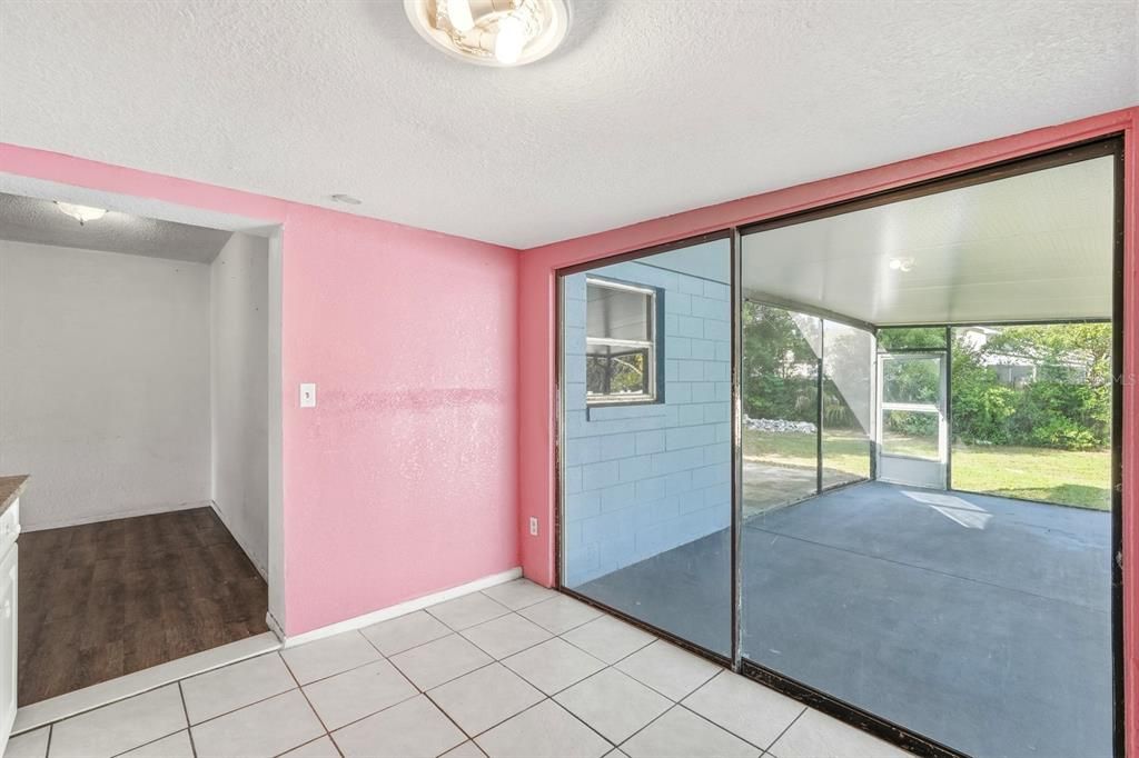 For Sale: $255,000 (4 beds, 2 baths, 1304 Square Feet)