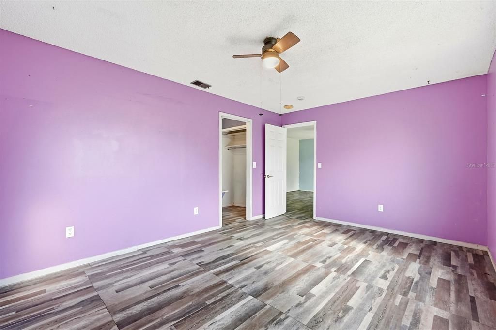 For Sale: $255,000 (4 beds, 2 baths, 1304 Square Feet)