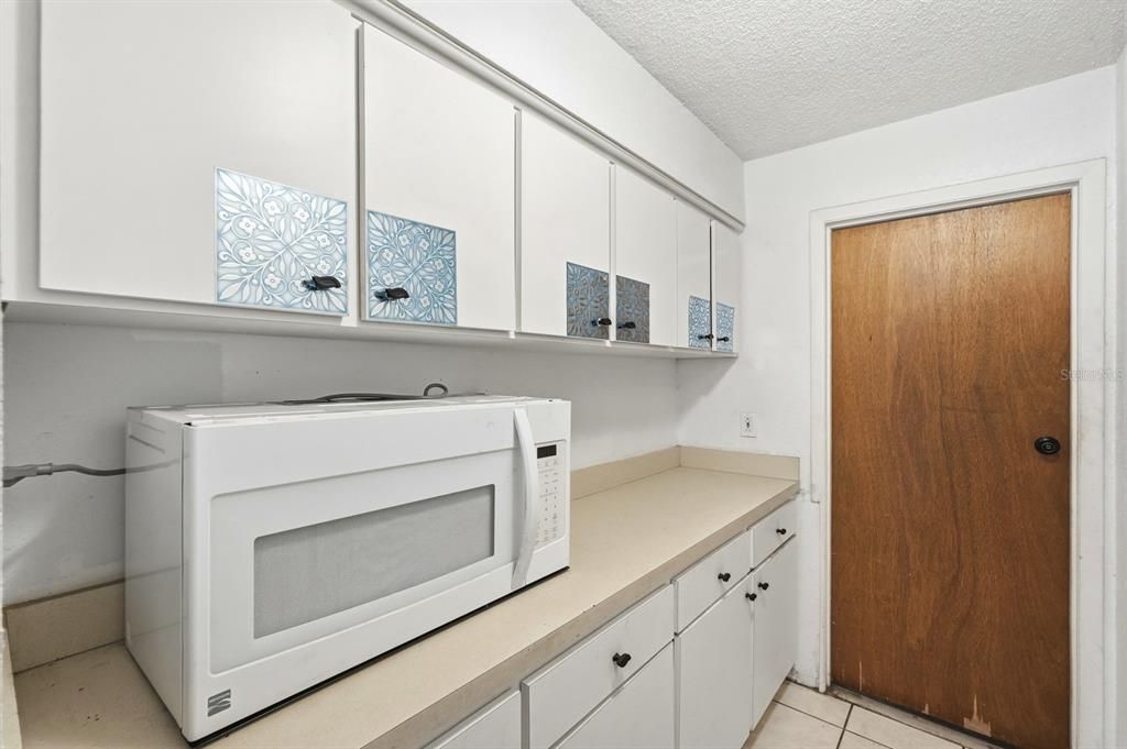 For Sale: $255,000 (4 beds, 2 baths, 1304 Square Feet)