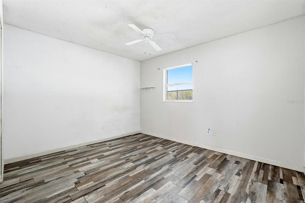 For Sale: $255,000 (4 beds, 2 baths, 1304 Square Feet)