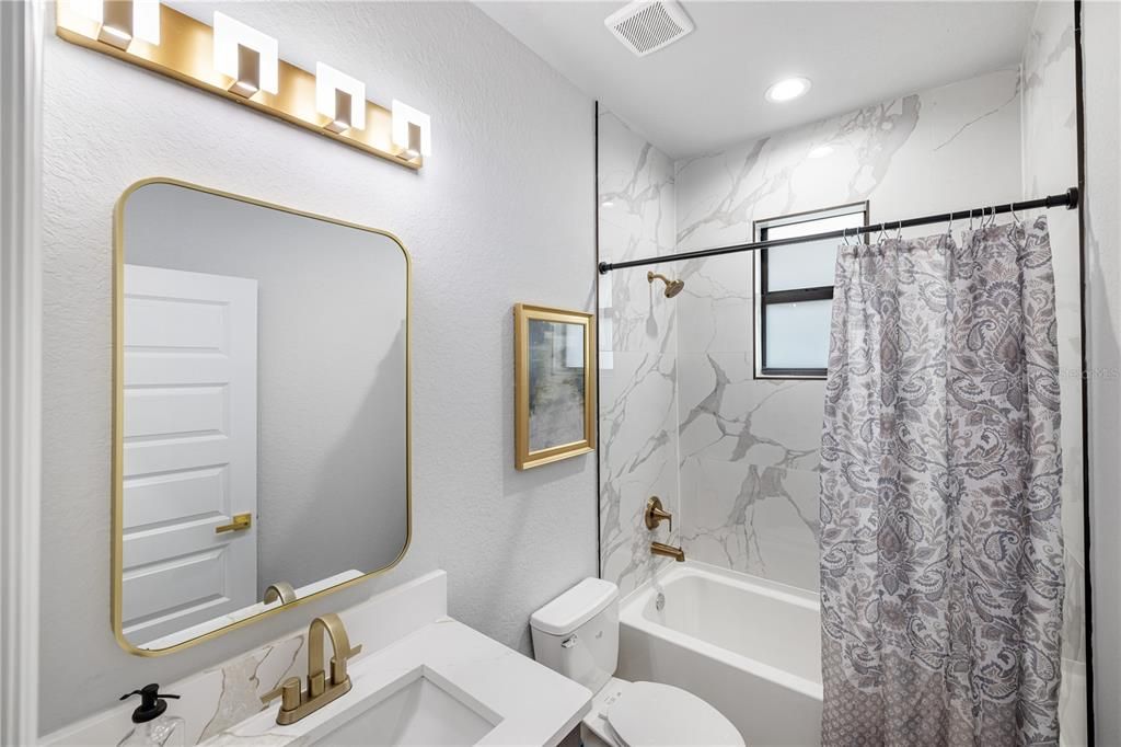 На продажу: $414,000 (4 спален, 2 ванн, 1650 Квадратных фут)