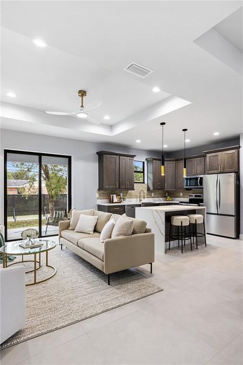 На продажу: $414,000 (4 спален, 2 ванн, 1650 Квадратных фут)