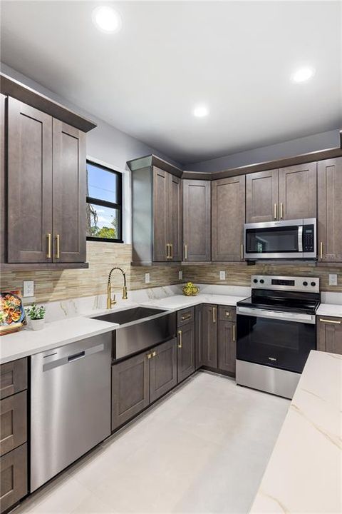 На продажу: $414,000 (4 спален, 2 ванн, 1650 Квадратных фут)