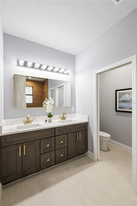 На продажу: $414,000 (4 спален, 2 ванн, 1650 Квадратных фут)