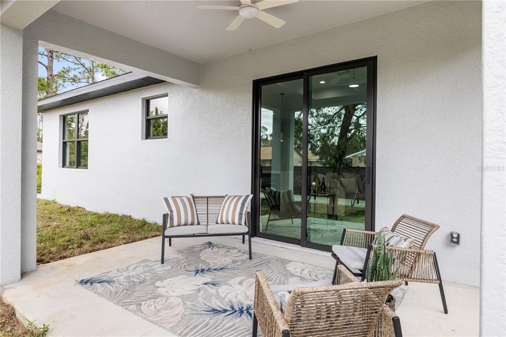 На продажу: $414,000 (4 спален, 2 ванн, 1650 Квадратных фут)