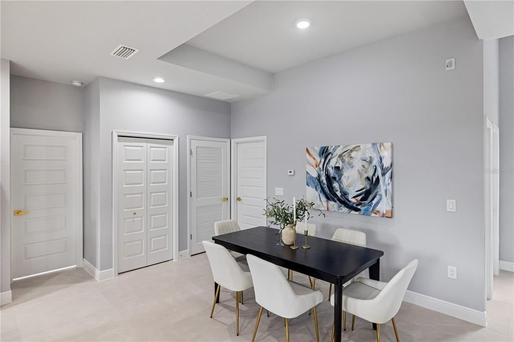 На продажу: $414,000 (4 спален, 2 ванн, 1650 Квадратных фут)