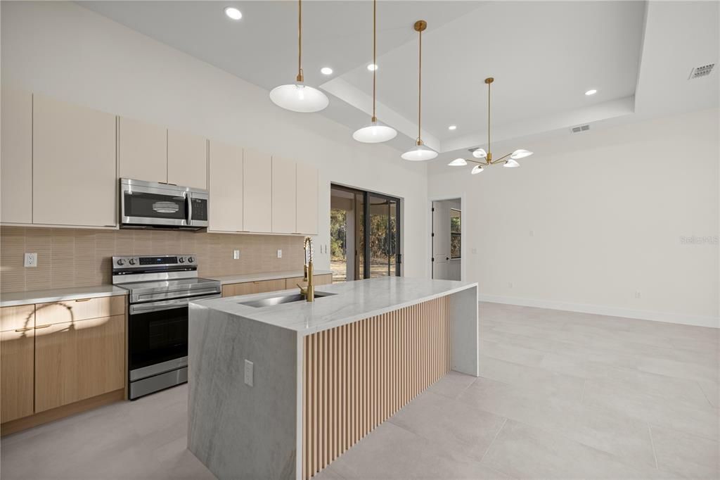 For Sale: $500,000 (3 beds, 2 baths, 1606 Square Feet)