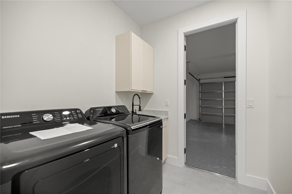 For Sale: $500,000 (3 beds, 2 baths, 1606 Square Feet)