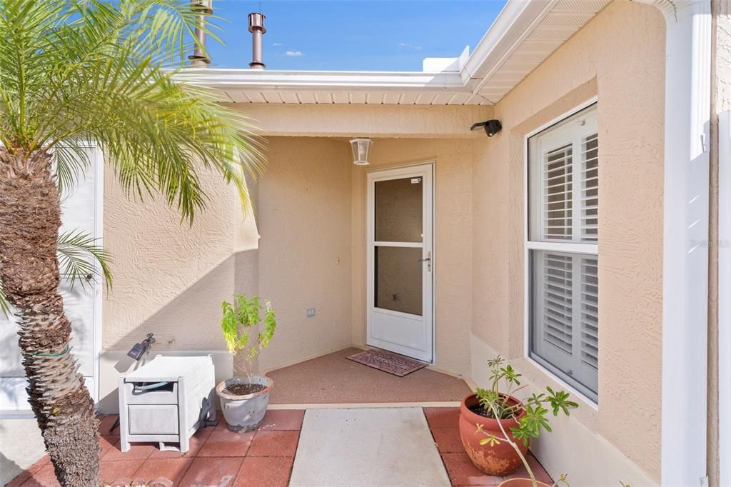 На продажу: $319,900 (2 спален, 2 ванн, 1196 Квадратных фут)