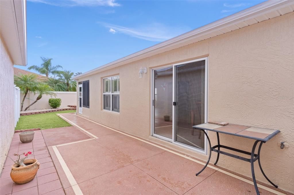 На продажу: $319,900 (2 спален, 2 ванн, 1196 Квадратных фут)