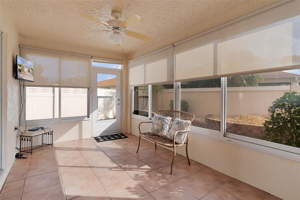 На продажу: $319,900 (2 спален, 2 ванн, 1196 Квадратных фут)