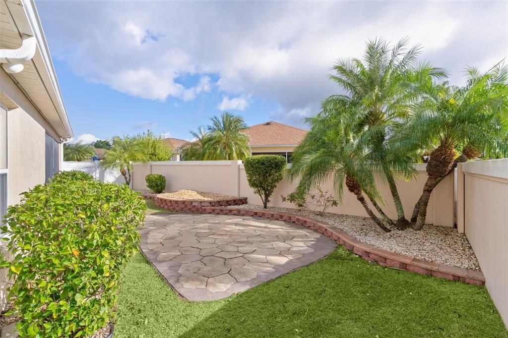 На продажу: $319,900 (2 спален, 2 ванн, 1196 Квадратных фут)