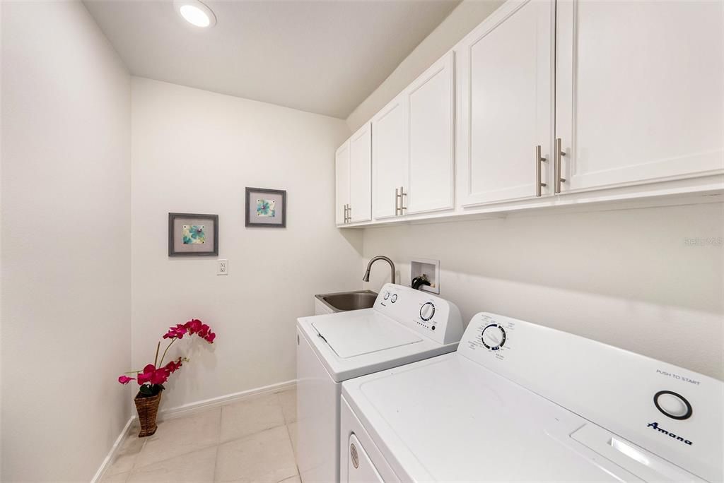 For Sale: $395,000 (4 beds, 2 baths, 1580 Square Feet)