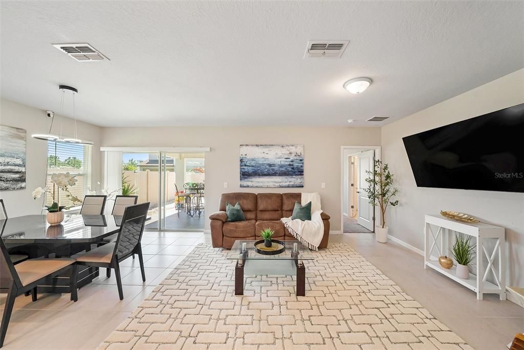 For Sale: $395,000 (4 beds, 2 baths, 1580 Square Feet)