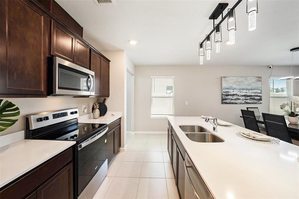 For Sale: $395,000 (4 beds, 2 baths, 1580 Square Feet)