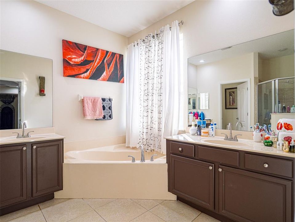 待售: $680,000 (4 贝兹, 3 浴室, 3336 平方英尺)